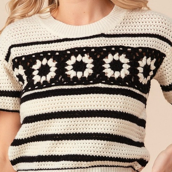 BiBi Cream Black Granny Square Short Ruffle Sleeve Striped Sweater X-Large NEW - Picture 5 of 6